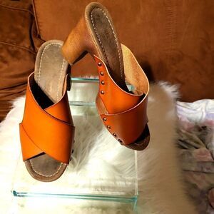 Platform sandals 